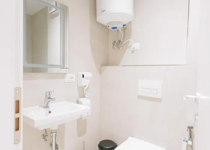 Bel Ami 2 * Тирана